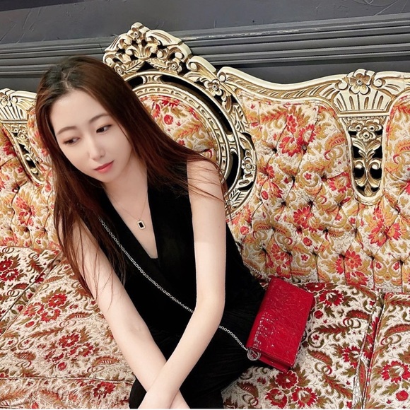 Meet your Posher, Cécile - Picture 4 of 8